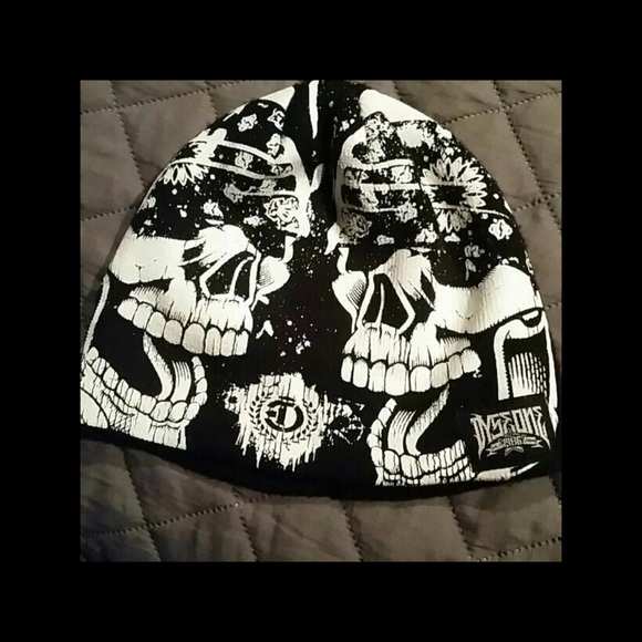 Black Dyson One beanie