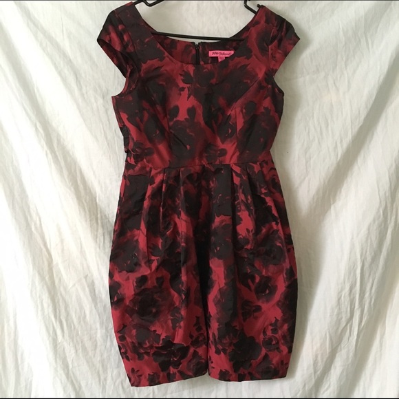 Betsey Johnson Dresses & Skirts - NBW Betsy Johnson Red Rose Dress (w/ pockets!!)
