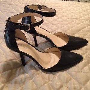 Nine West Black Pointed Toe Heels