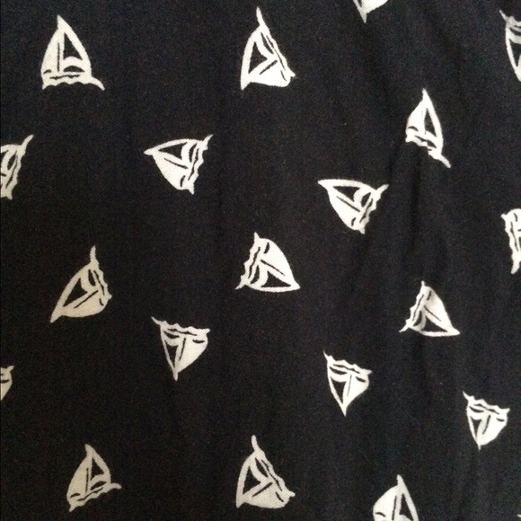 Sailboat Crop Top - Picture 4 of 4