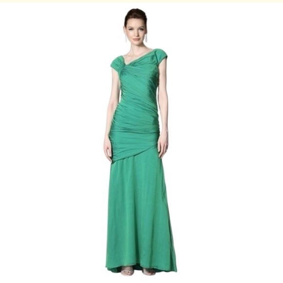 Carmen Marc Valvo Women's Cap Sleeve Chiffon Gown
