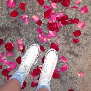 White Hightop converse
