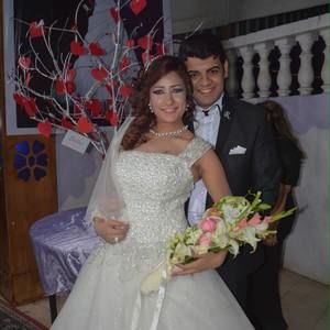 Meet your Posher, Elia