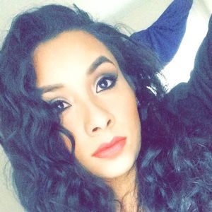 Meet your Posher, Alma