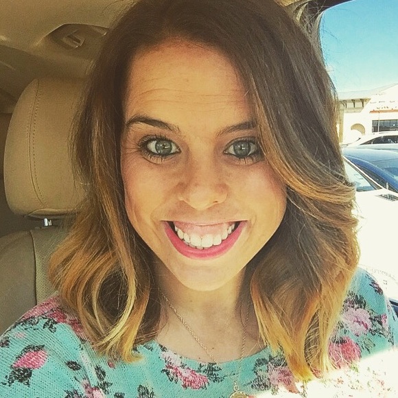 Meet your Posher, Tori - Picture 1 of 1