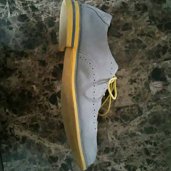 Shoes - Picture 3 of 3