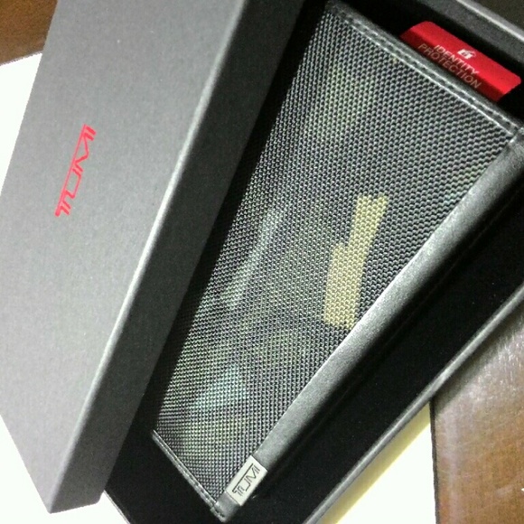 TUMI
