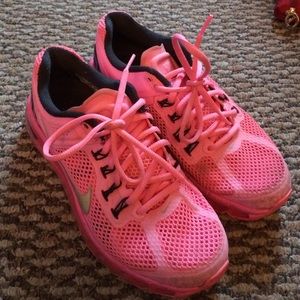 Pink Nike air max's