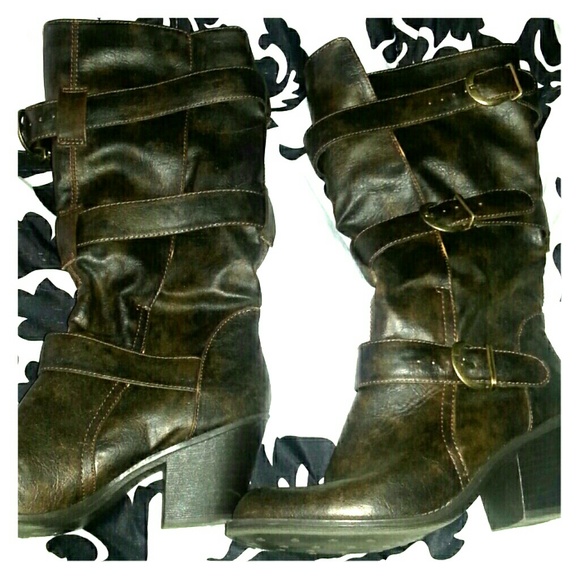 Adorable brown boots!