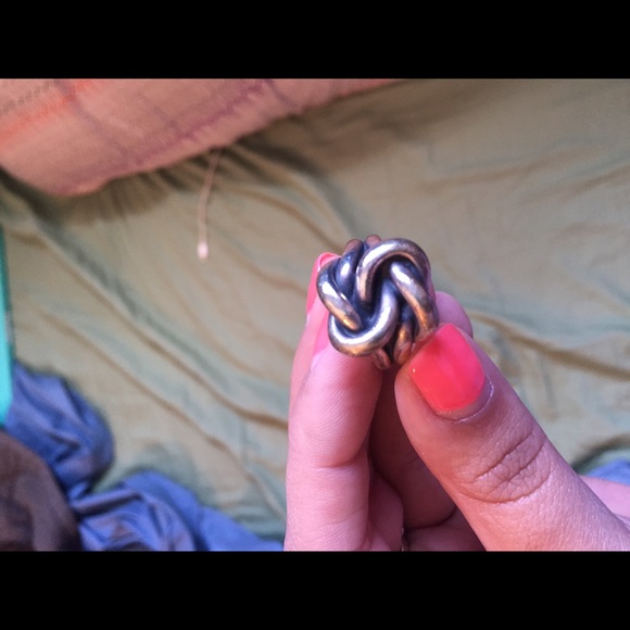 James Avery size 8 bold love knot ring