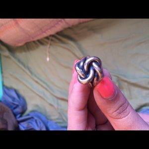 James Avery size 8 bold love knot ring