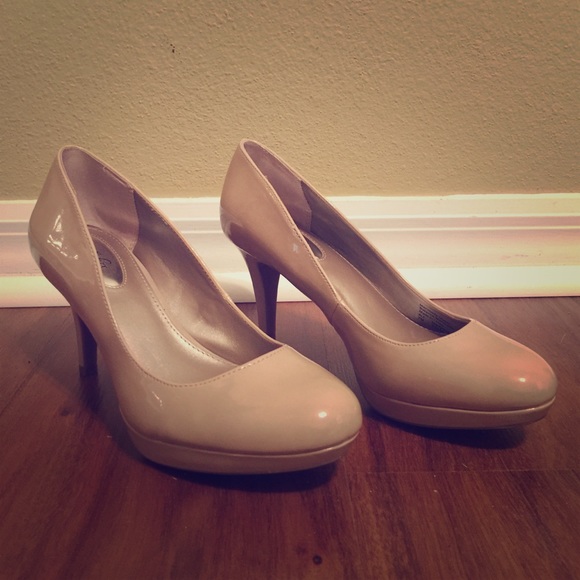 Alfani Shoes - 🎉🎉FLASH SALE 🎉🎉 NWOT Alfani Nude Heels