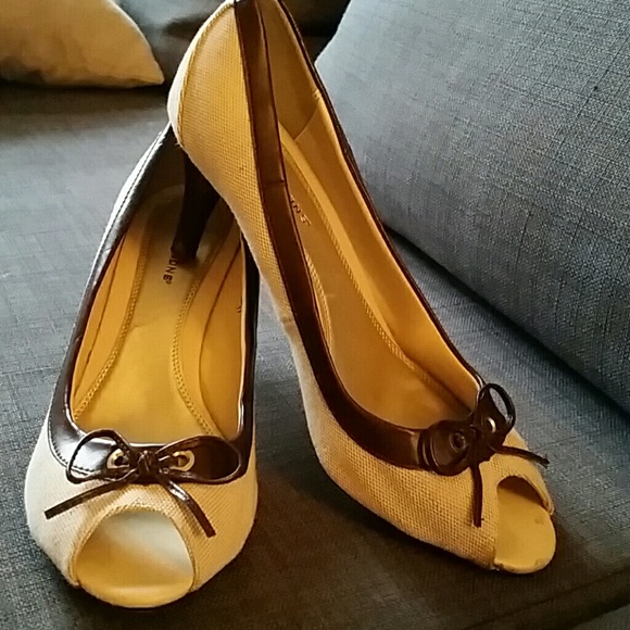 Predictions khaki and brown peep toes