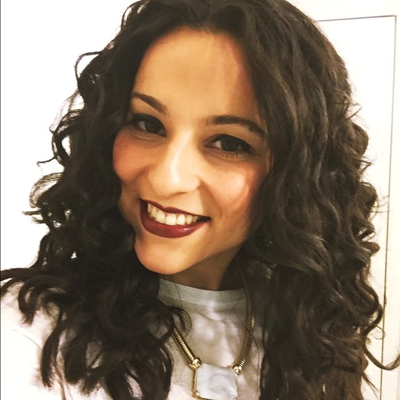 Meet your Posher, Elisa - Picture 1 of 1