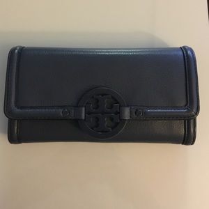 Tory Burch Amanda Continental Wallet