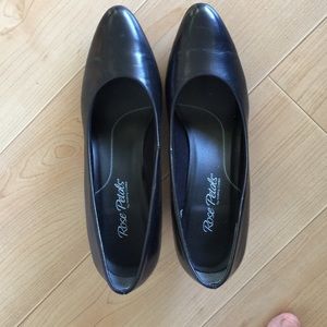 Almost new black pumps