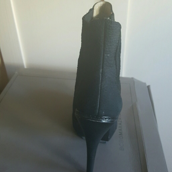 Ankle boots, comes with box.  Brand new never used - Picture 3 of 3