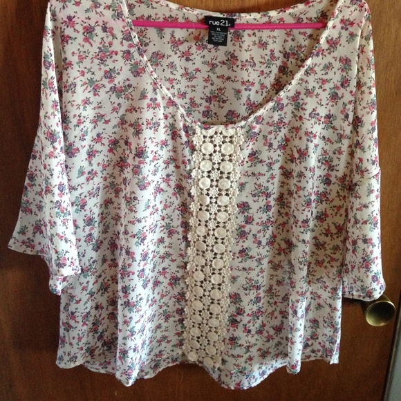 Rue 21 Paisley Top