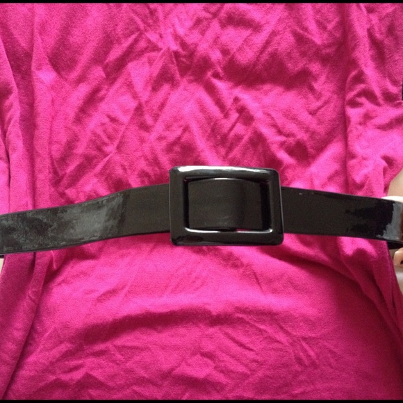 🔴 SOLD! Waist Belt in Black Patent Leather - Picture 2 of 3
