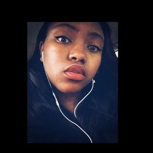 Meet your Posher, Briana