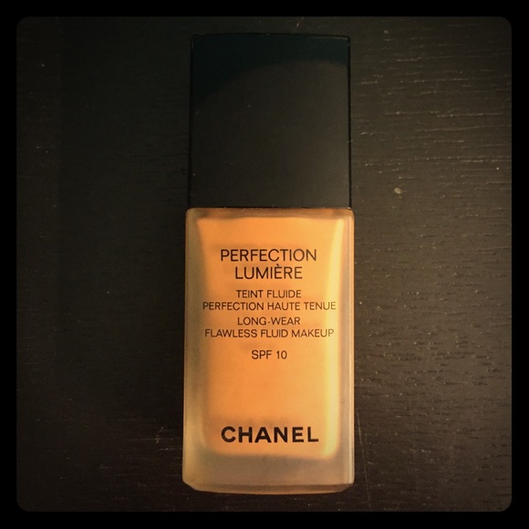 Chanel Perfection Lumiere foundation.