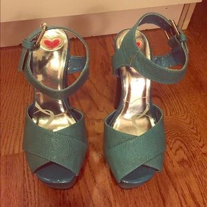 Blue platform heels