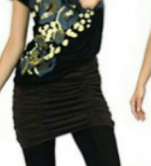 Black ruched mini skirt