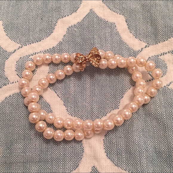 LC Lauren Conrad Jewelry - SALE 🎀Double pearl bracelet with gold bow🎀
