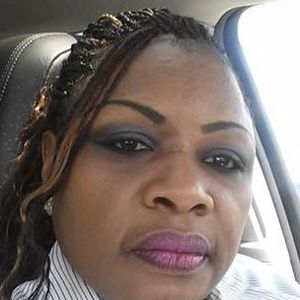 Meet your Posher, Flora