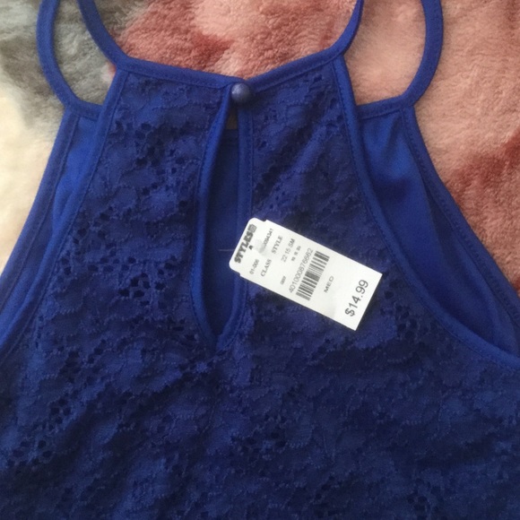 SOLD NWT Blue Crop Top✨ - Picture 3 of 3