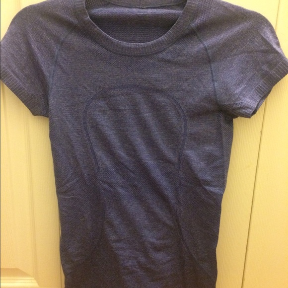 lululemon size 4 workout top