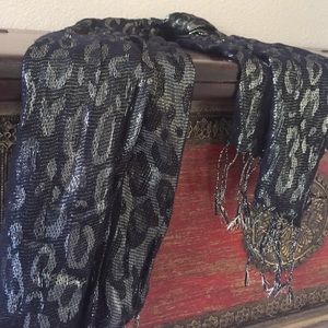 BOGO FREE 💖 Charming Charlie scarf!