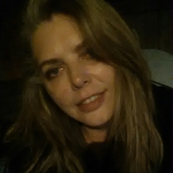 Meet your Posher, Cindy - Picture 1 of 1