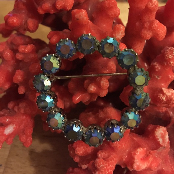 Vintage Jewelry - Vintage sparkle blue rhinestone brooch