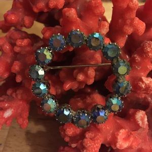 Vintage sparkle blue rhinestone brooch