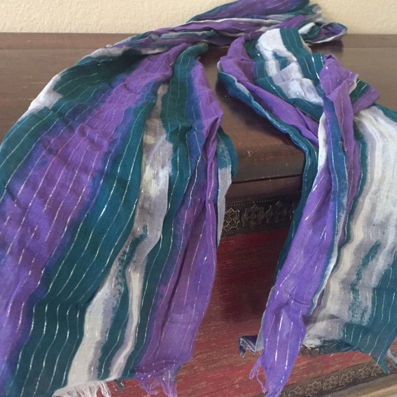 BOGO FREE 💖 Cute UO scarf!