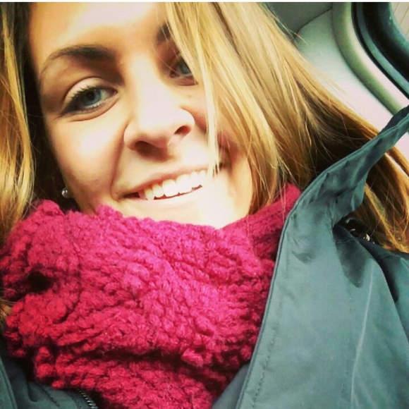 Meet your Posher, Cassie - Picture 1 of 1