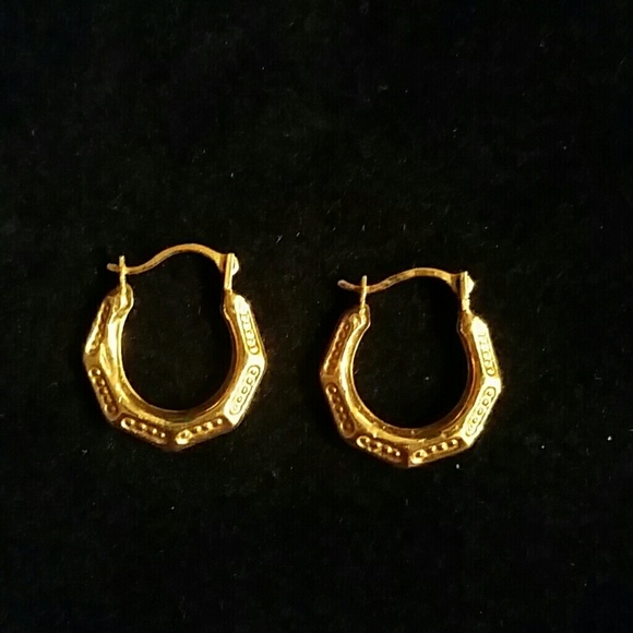 14k solid gold earings. As is.