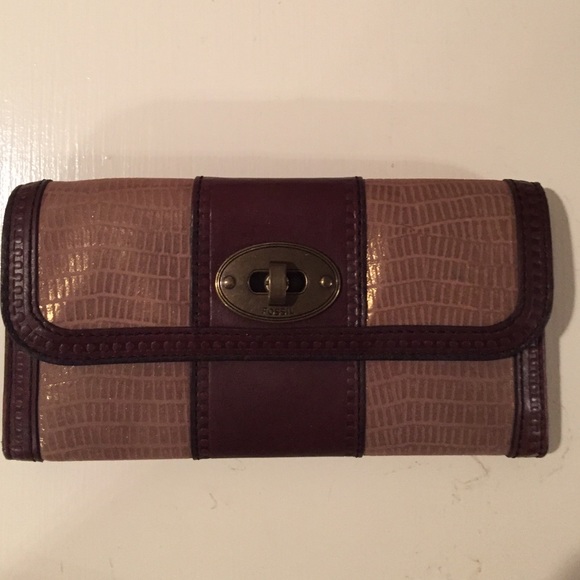 Fossil metallic stripped leather wallet