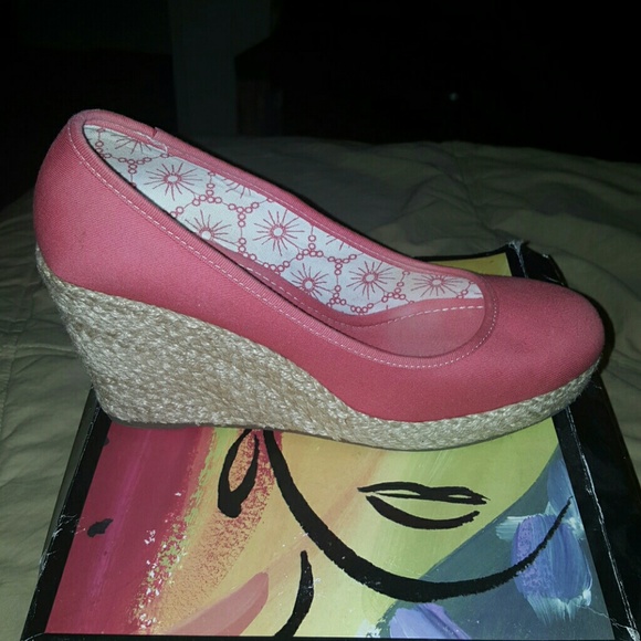 Coral Wedge Shoe