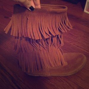 Fringe boots