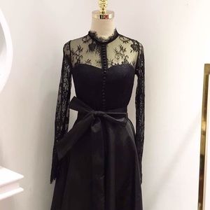 Long lace black dress very elegant 🎁