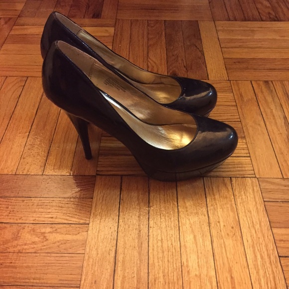 LIKE NEW Black Patent Platform Pumps! Size 12