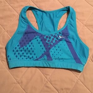 ⭐️PRICE LOWERED⭐️Nike reversible sports bra