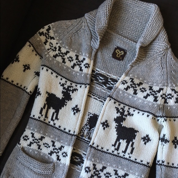 TNA Aritzia Sea-to-sky sweater SALE!