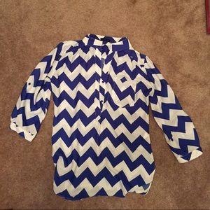 Women's Chevron print blue and white tunic!