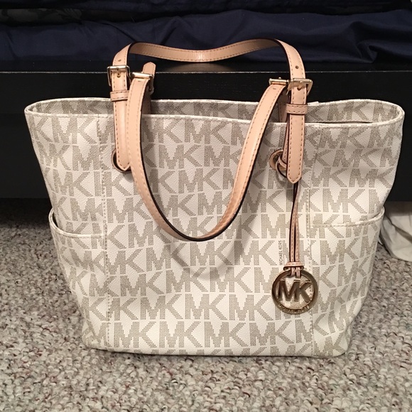 Bundle for *Grimsleysjewels*