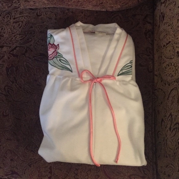 VANDEMERE Long Nightgown NWT