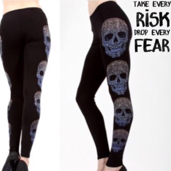💥HP 10/26💥SKULL LEGGINGS WITH LOTSA BLING - Picture 2 of 2