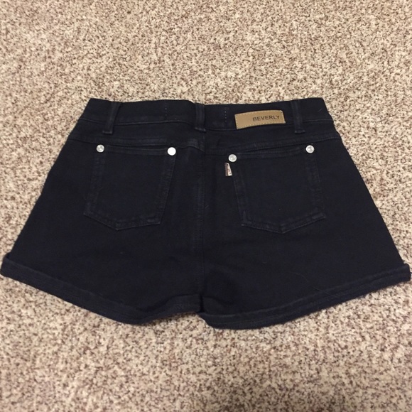 Black high waisted shorts - Picture 3 of 3